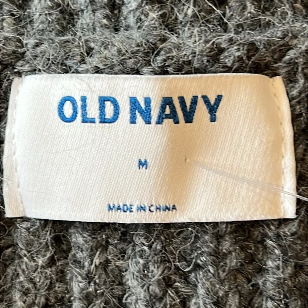 OLD NAVY Soft Grey Boatneck Cable Knit Sweater Size Medium NWT - Image 5