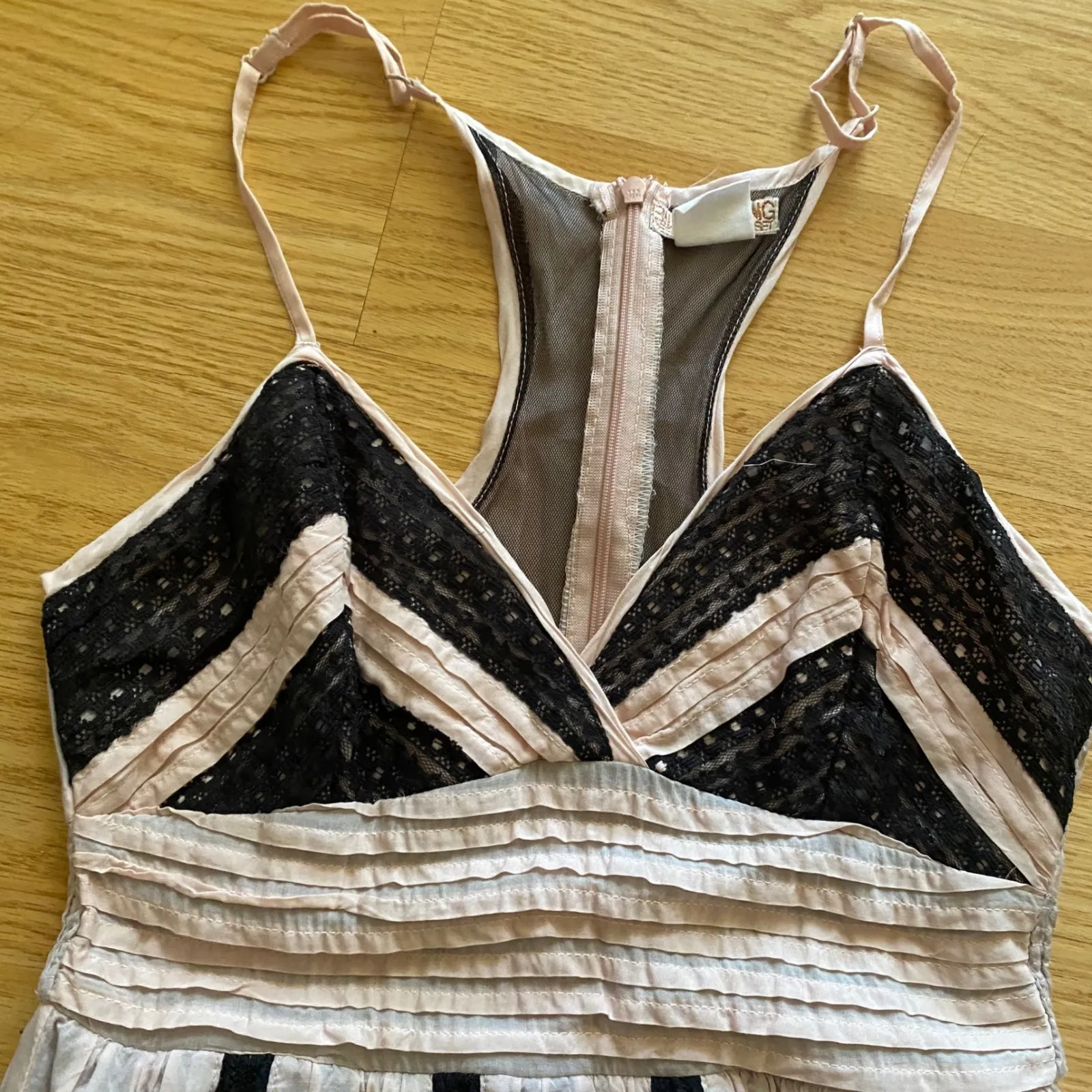 Billabong Y2K Pink Black Fairy Lace Pleated Tulle Mini Dress Size Medium - Image 3