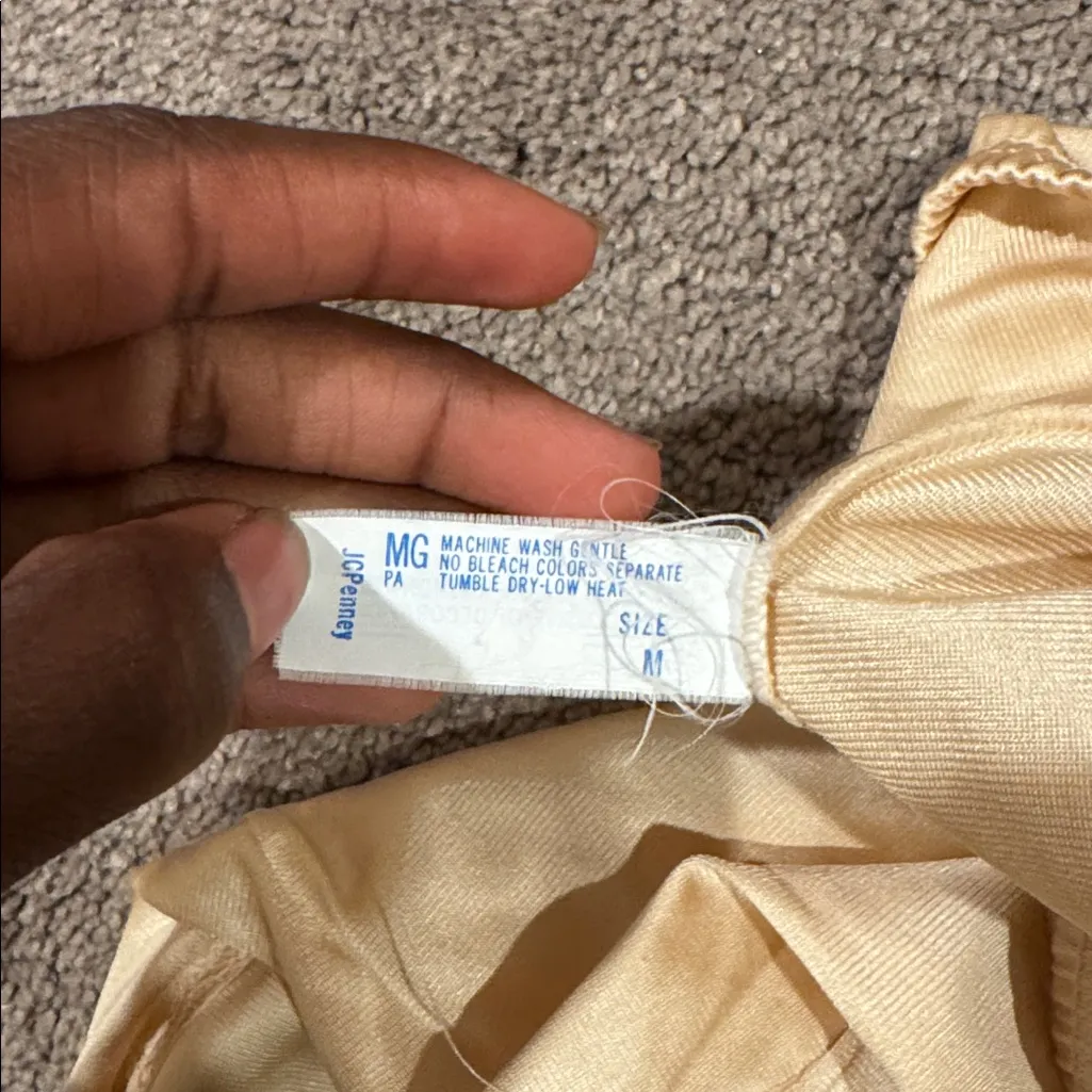 JC Penny Ivory Half Slip SIZE M Tan Size M - Image 3