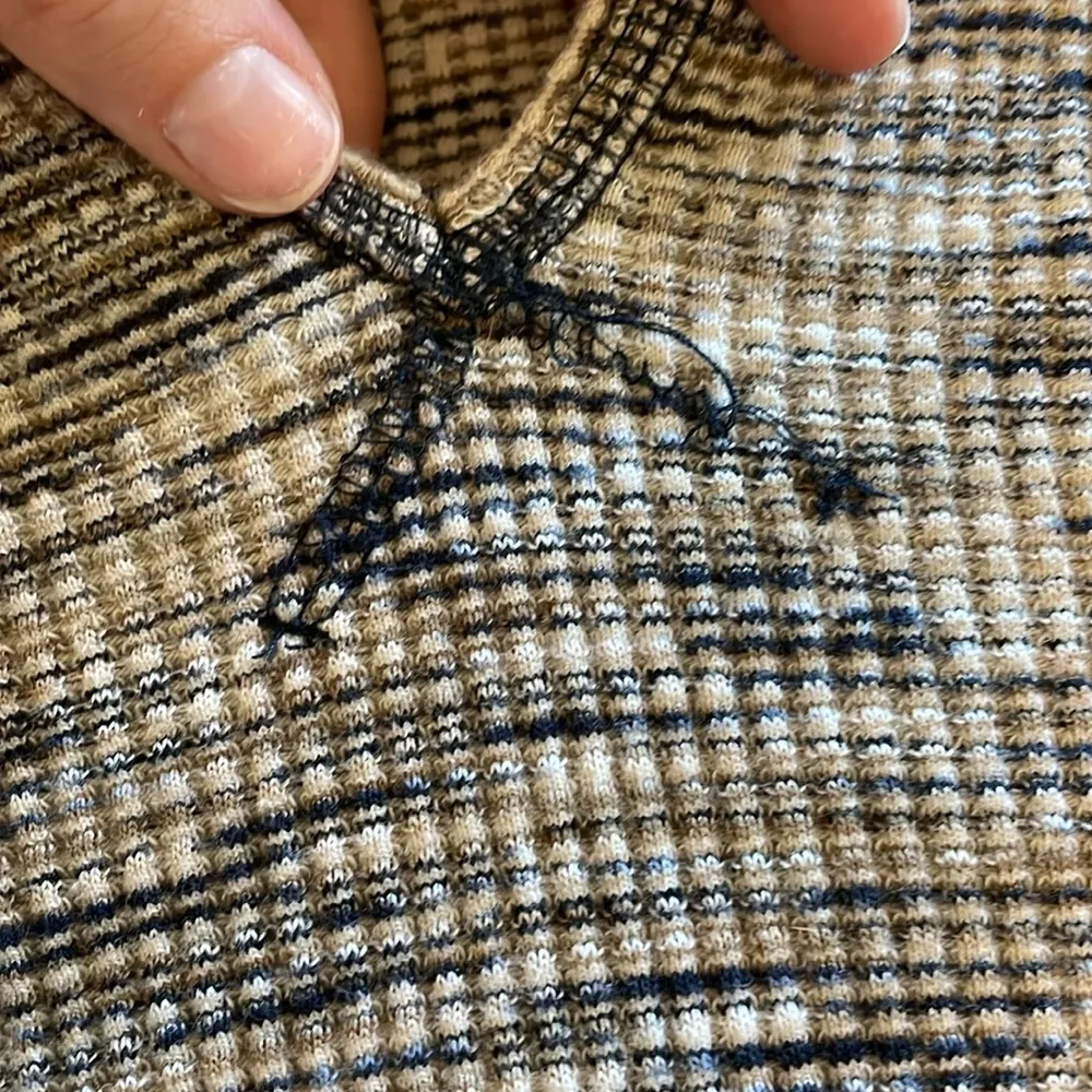 Cropped Long Sleeve Shirt - Image 3