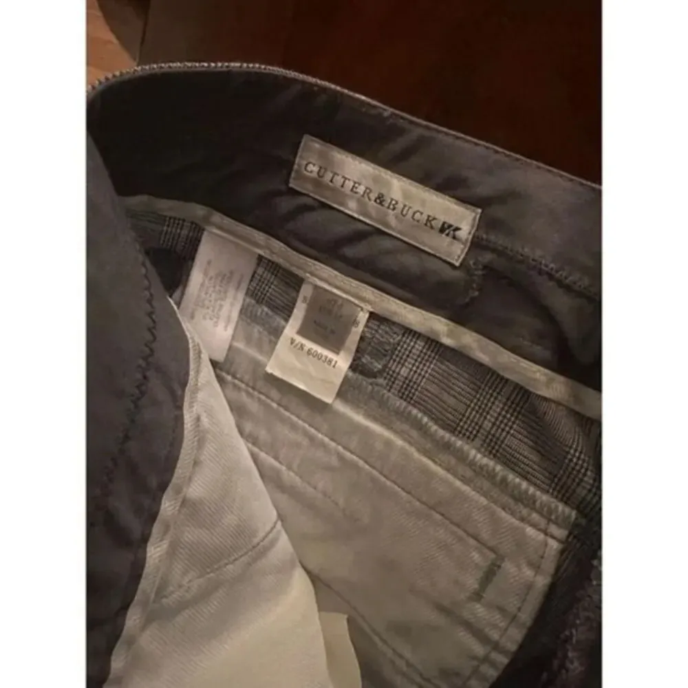 Cutter and Buck Striped Bermuda Shorts Size 4 - Image 4