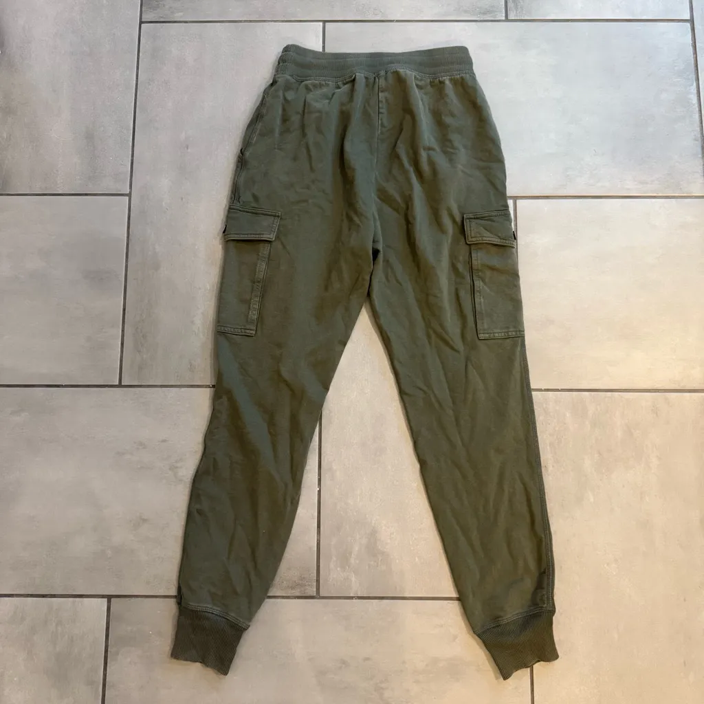 Aerie Sunwashed Fleece Cargo Joggers in Olive Green - Image 3