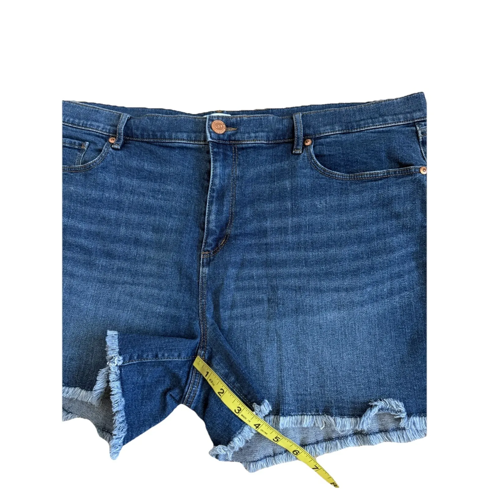 Loft Women's Raw Hem Mid Wash Denim Jeans Shorts 4" Inseam Size 18 Casual - Image 11