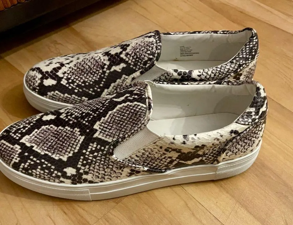 Platform snakeskin sneakers Size 11 JustFab Slip on Eloise - Image 8