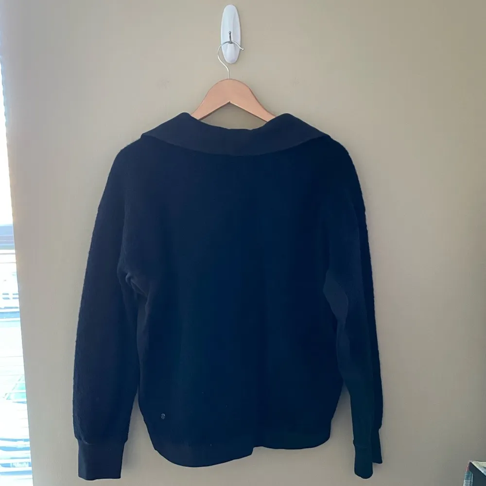 Women’s Lululemon Black Stand Out Sherpa 1/2 Zip Size 12 - Image 10