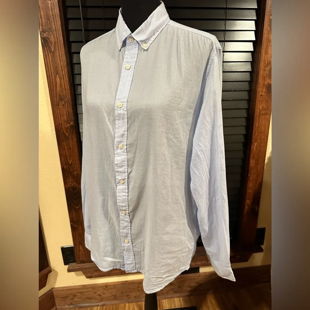 EUC Zara button down light weight baby blue long sleeve shirt women’s Sz M - Image 2