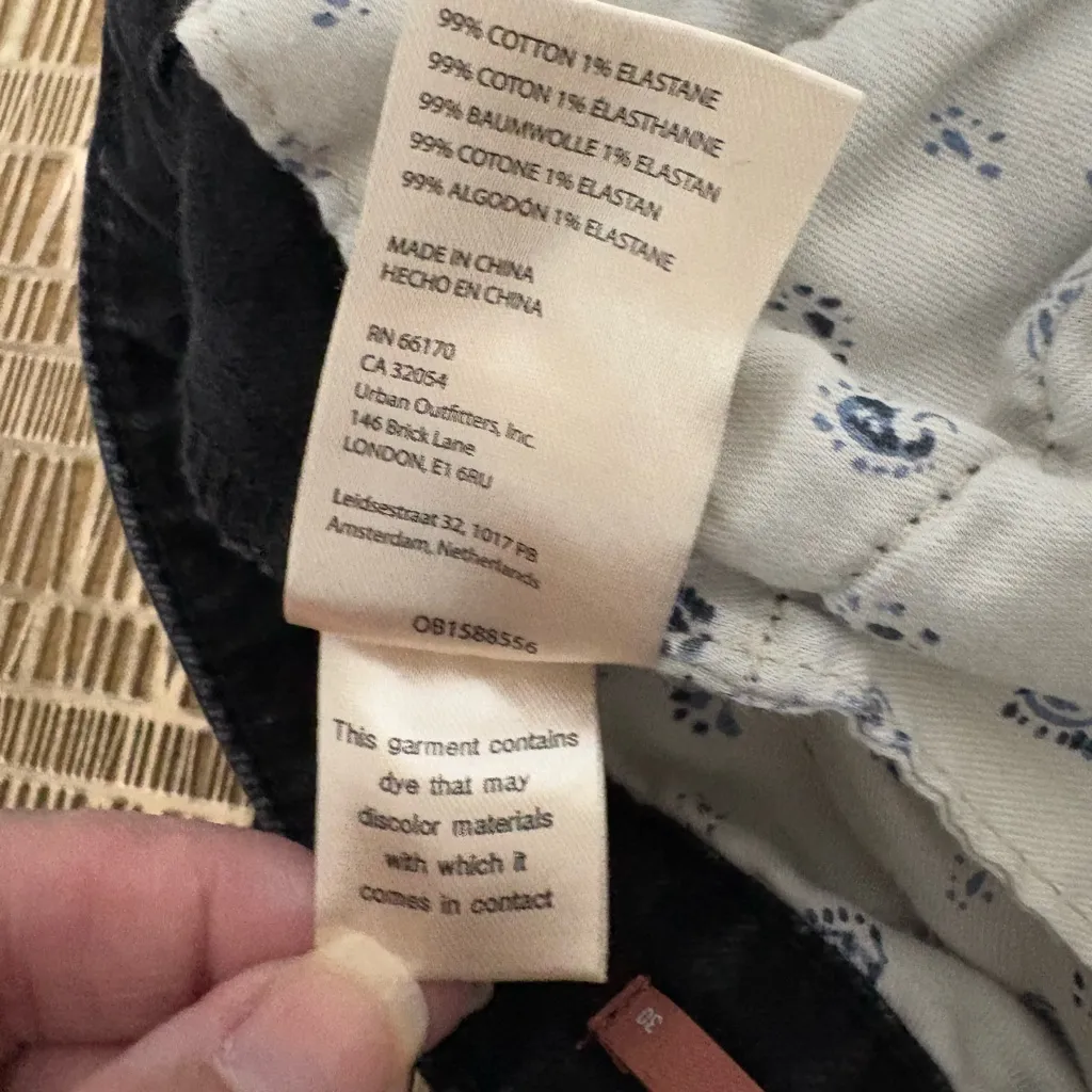 Pilcro‎ Black Bootcut Jeans with Back Zipper Hem Size 30 - Image 13