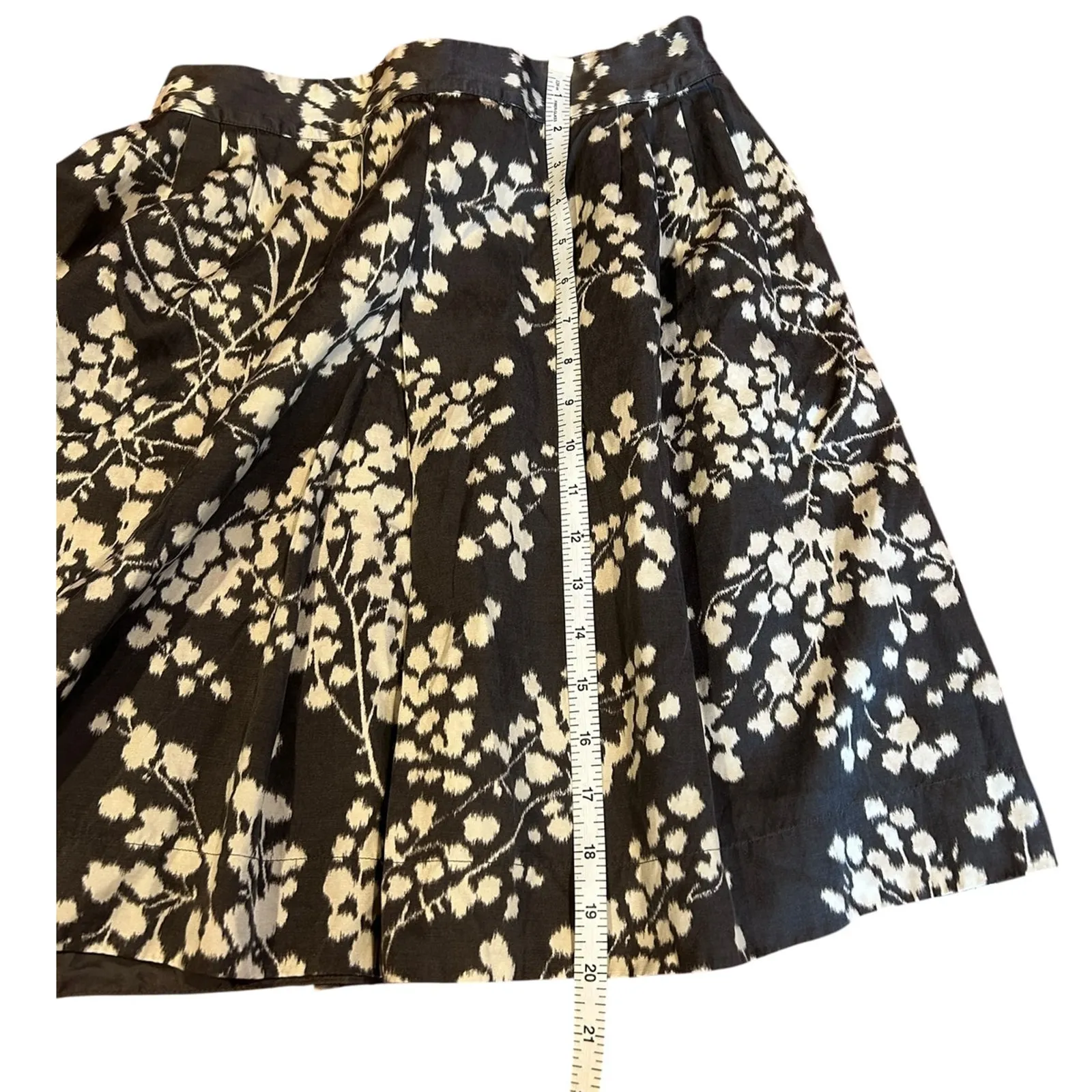 ANTHROPOLOGIE MOULINETTE SOEURS Women's Floral Skirt Sz 8 Gray Silk MIni Ikat - Image 8