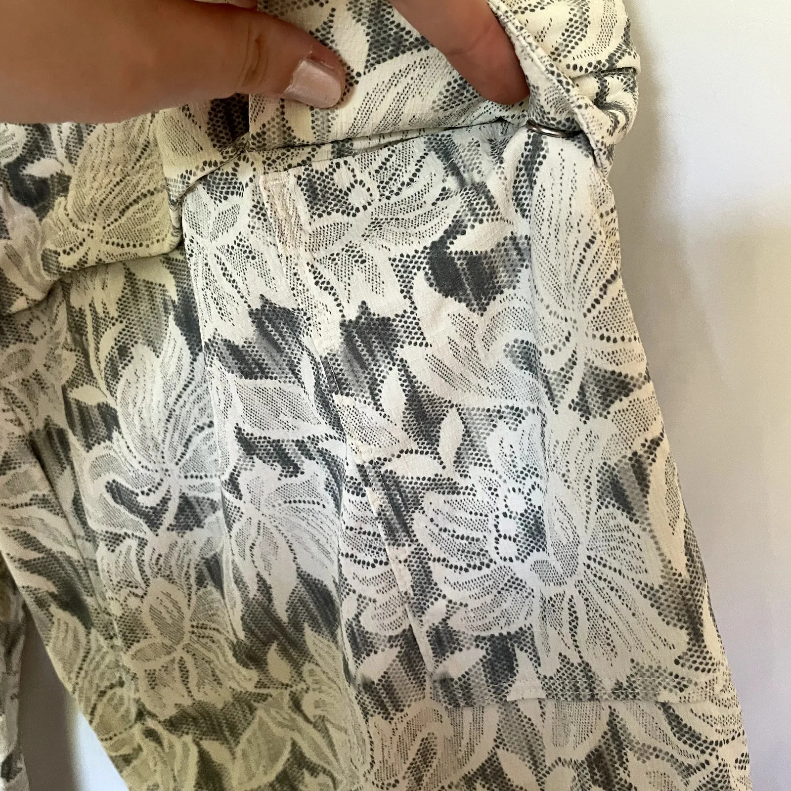 Athleta white green straight leg hiking pants women's 10 trekkie convertible - Image 7