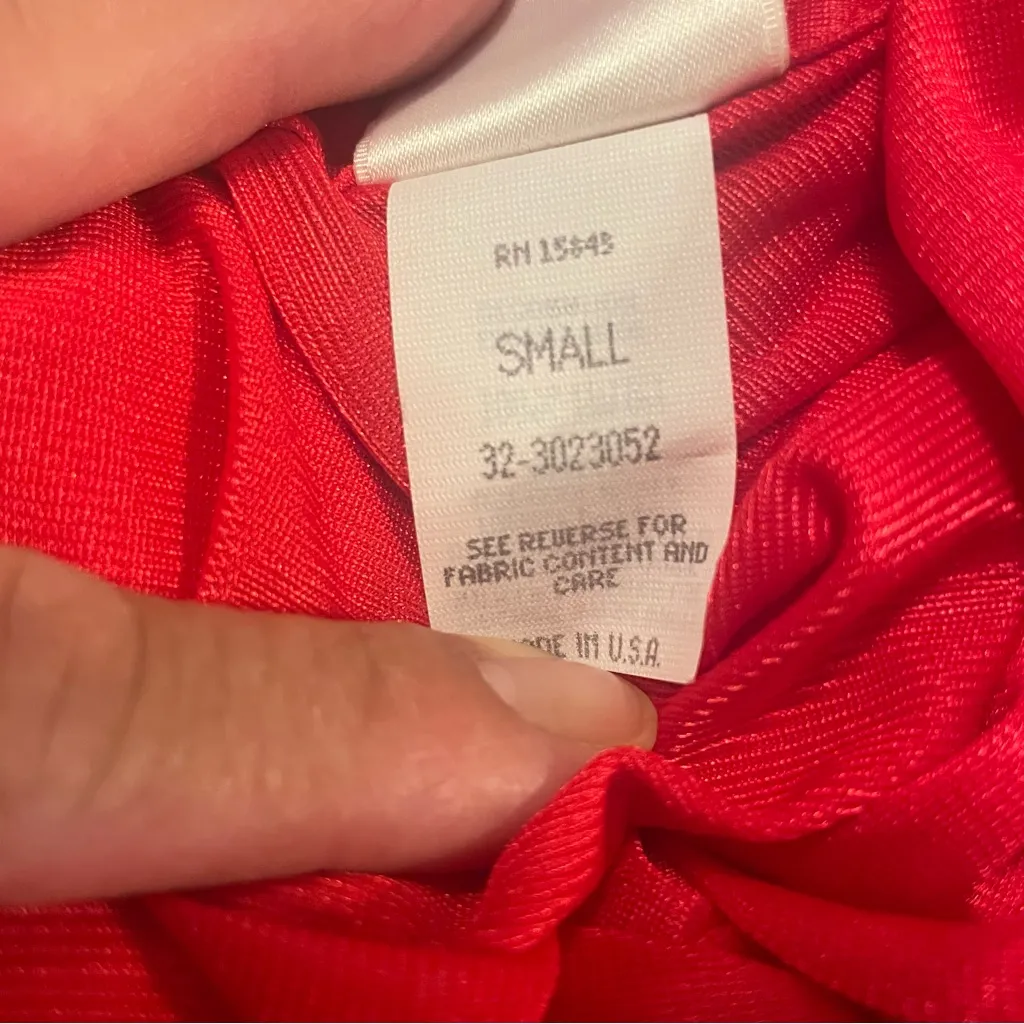 Romantic Moods Red Lipstick Lace Nightgown. - Image 11