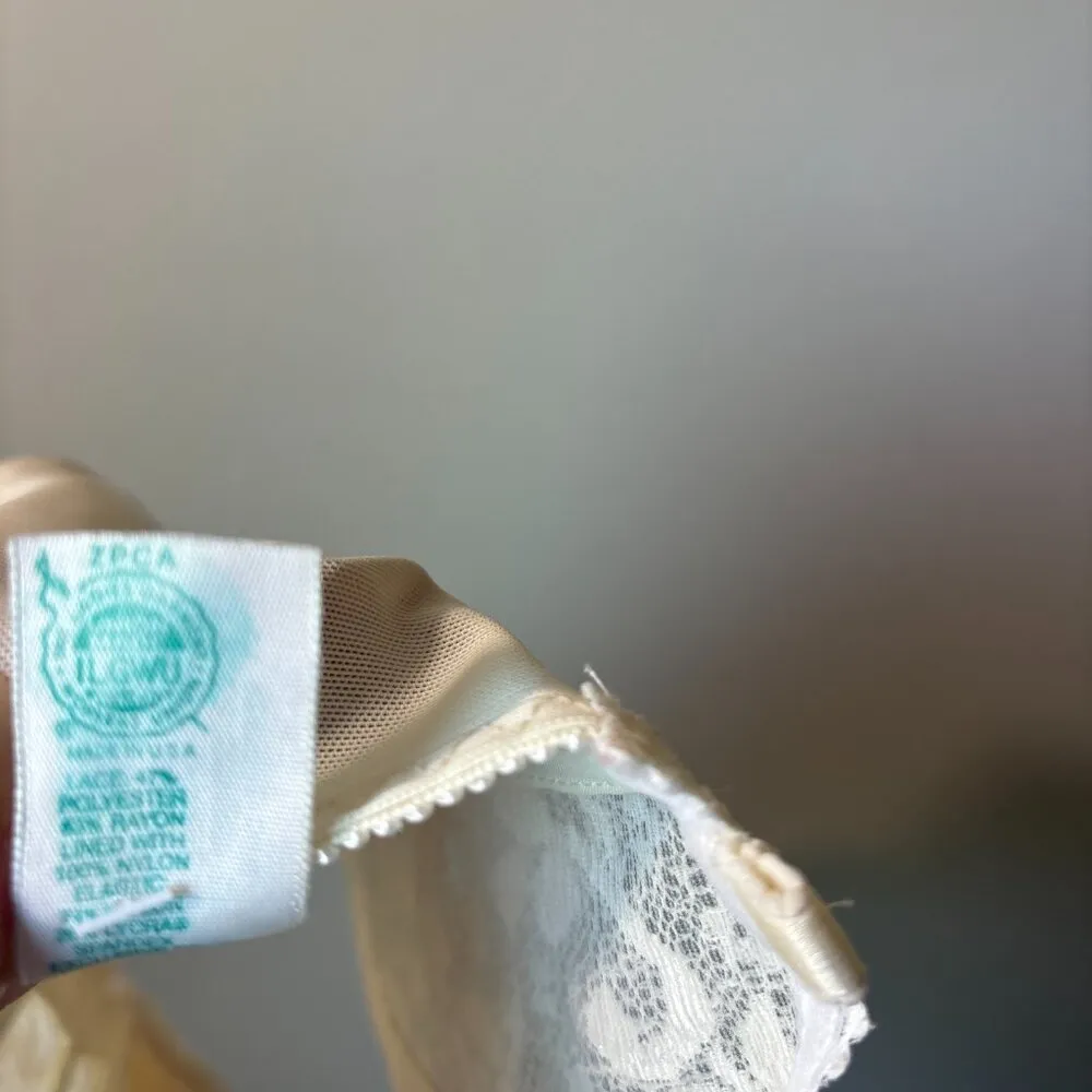 Vintage Carnival Womens 36B Lace Corset Bustier Ivory Bridal Union Made White Size undefined - Image 4