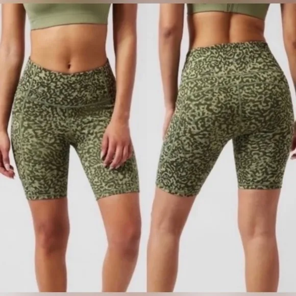 XXS Ultimate Stash II  7” Bike Shorts Pockets Leopard Olive Green NWT - Image 2