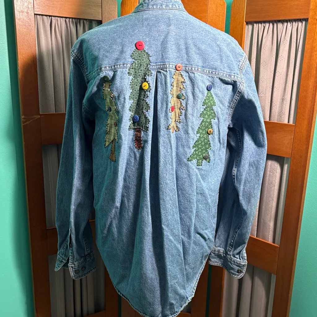 Newton Trading Co. Vintage Blue Denim shirt with Bear and Tree Design Size M - Image 8