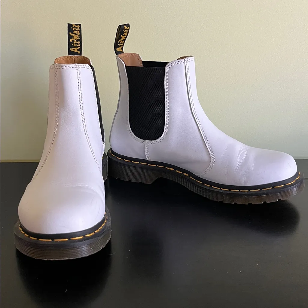 Dr. Martens 2976 Chelsea boots in white smooth leather - Image 2