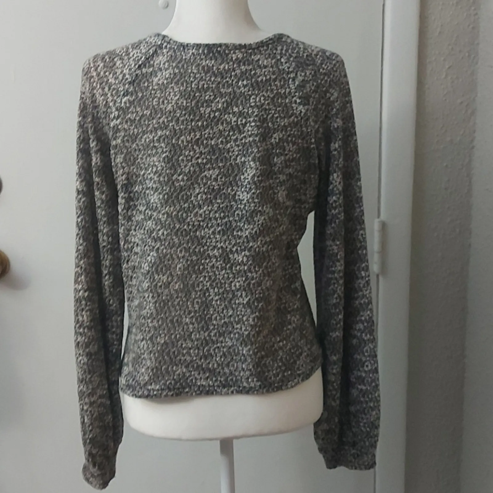 SHEIN Black,/White Puff Sleeve Crew Neck Sweater M Cozy Comfy Winter Fall Twee - Image 2