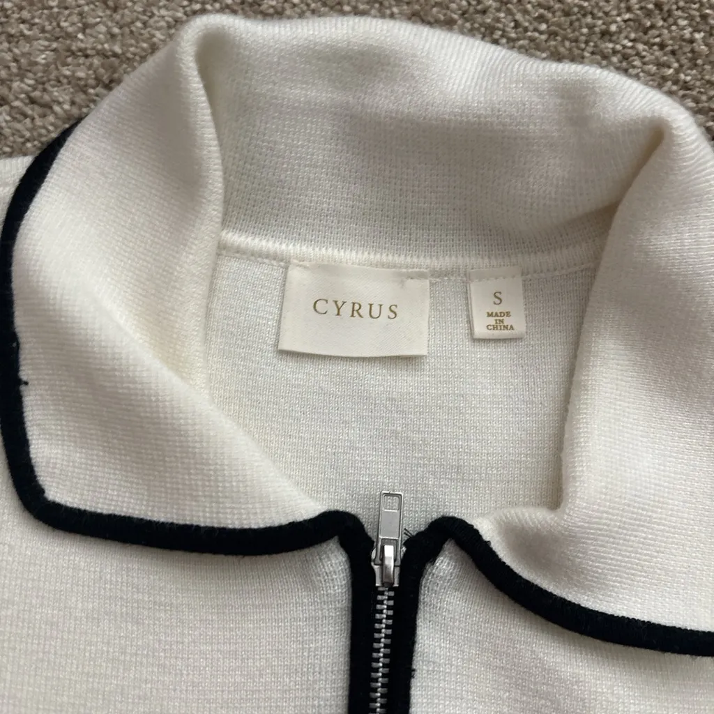 Cyrus White Blazer with Black Accents - Image 3