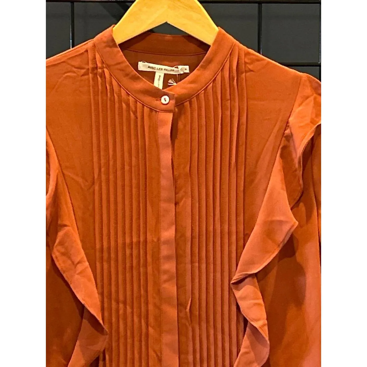 NWT - Avec Les Filles Blouse Size S Burnt Orange Ruffle Pleated Career - Image 2
