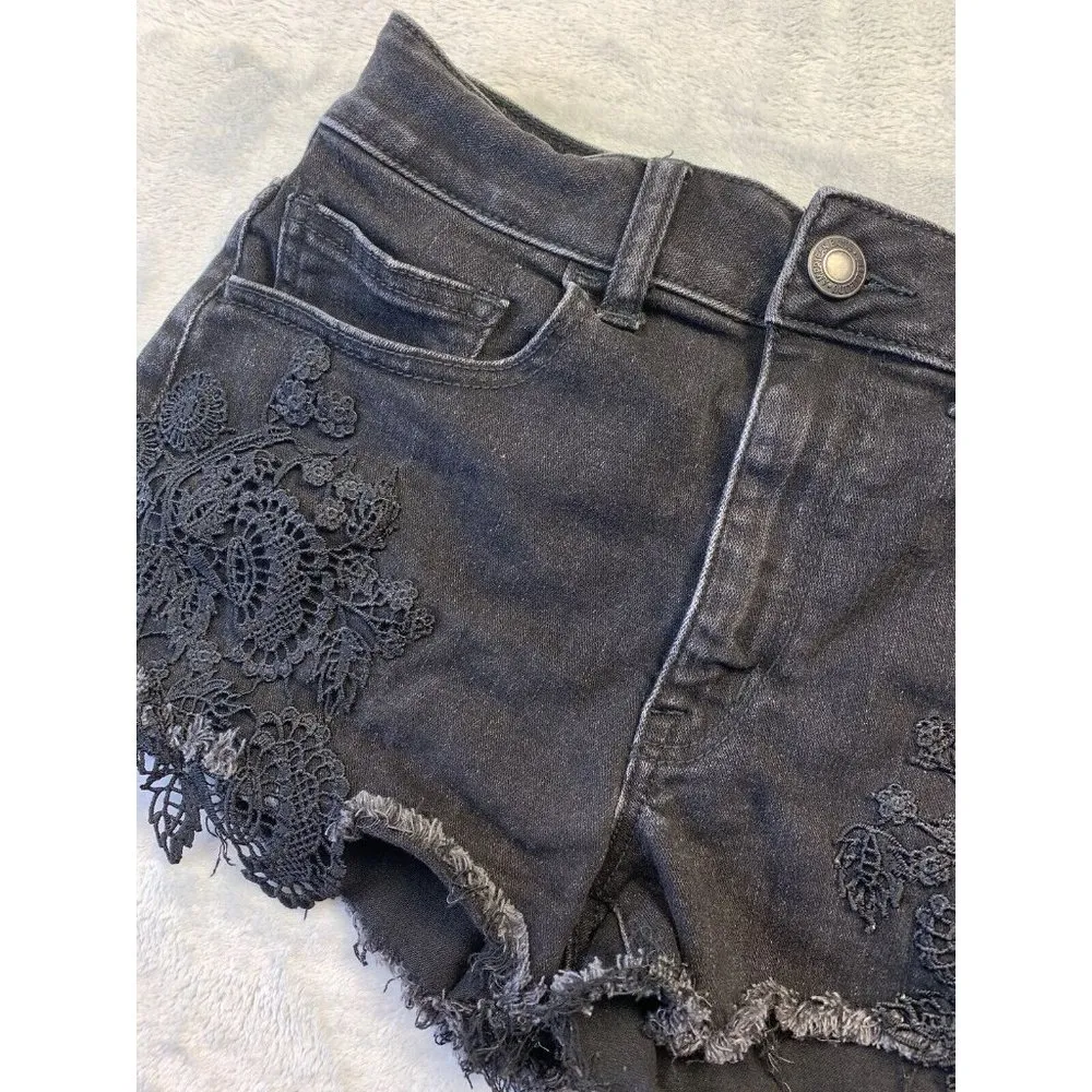 American Eagle Jean Shorts Frayed Black Lace Cut-off Super Super Stretch Sz 6 - Image 4