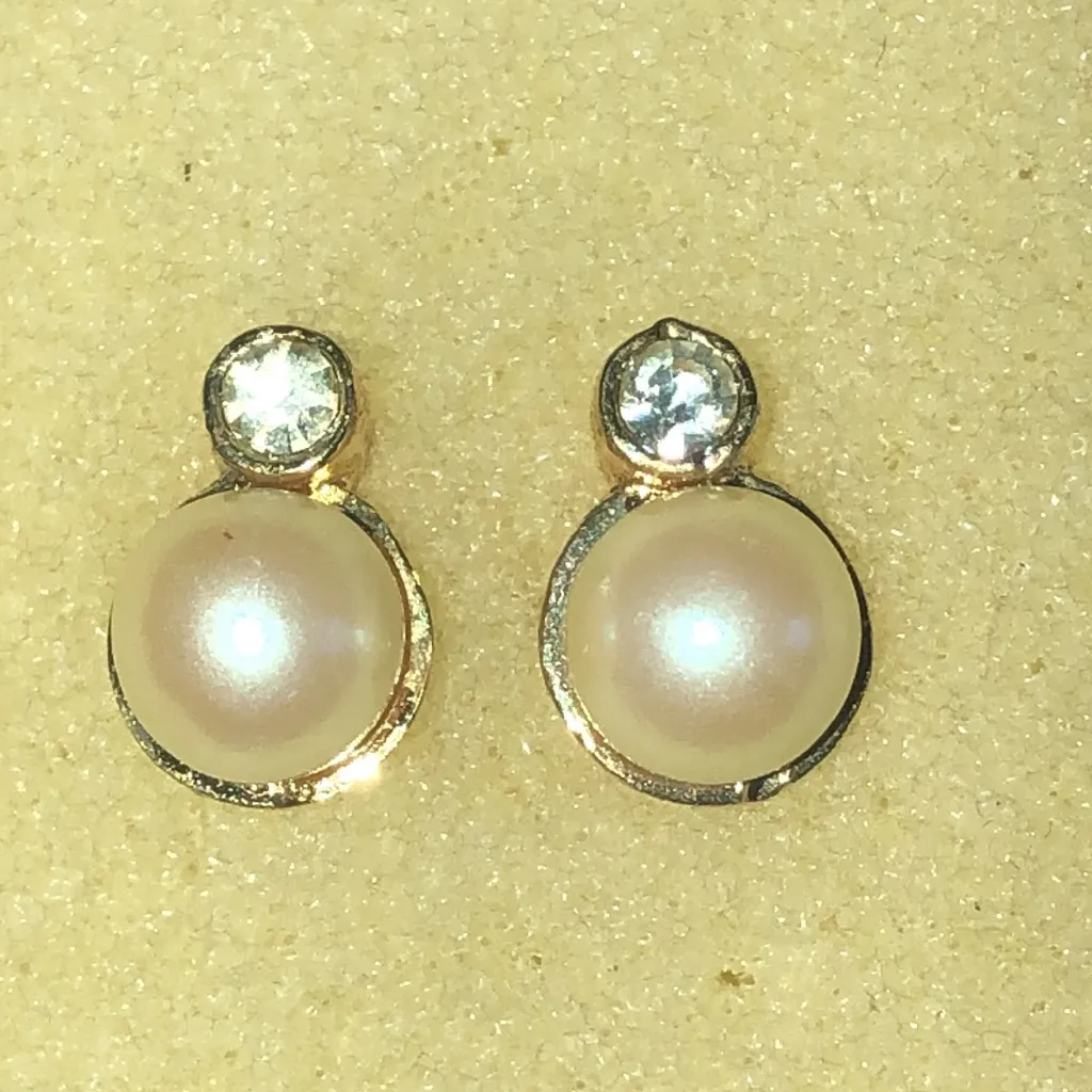 Elegant Vintage Gold Tone and Cream Faux Pearl Dainty Stud Earrings - Image 5