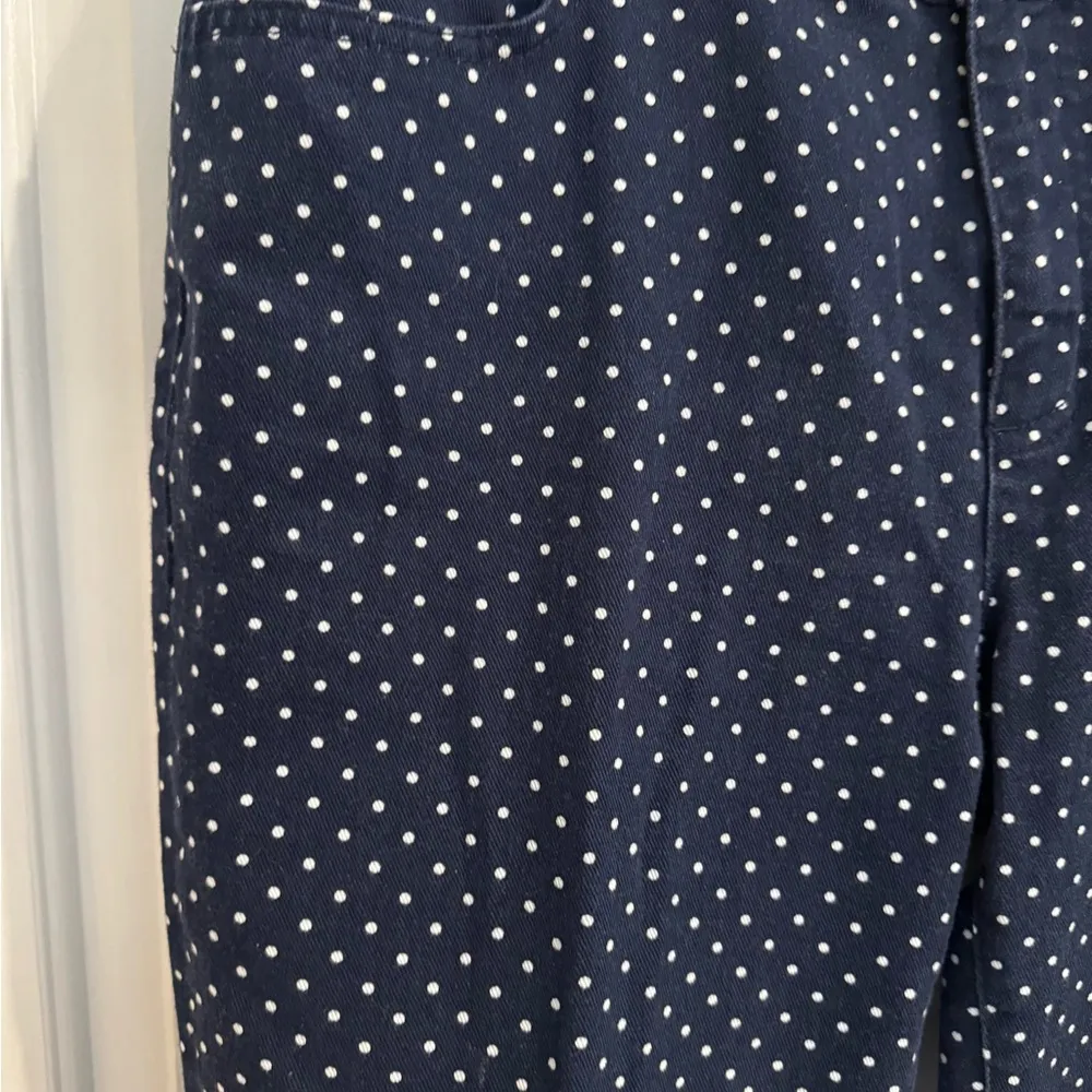 Chaps Perfectly Polished Slim Stretch Capris Polka Dot Size 12. - Image 3