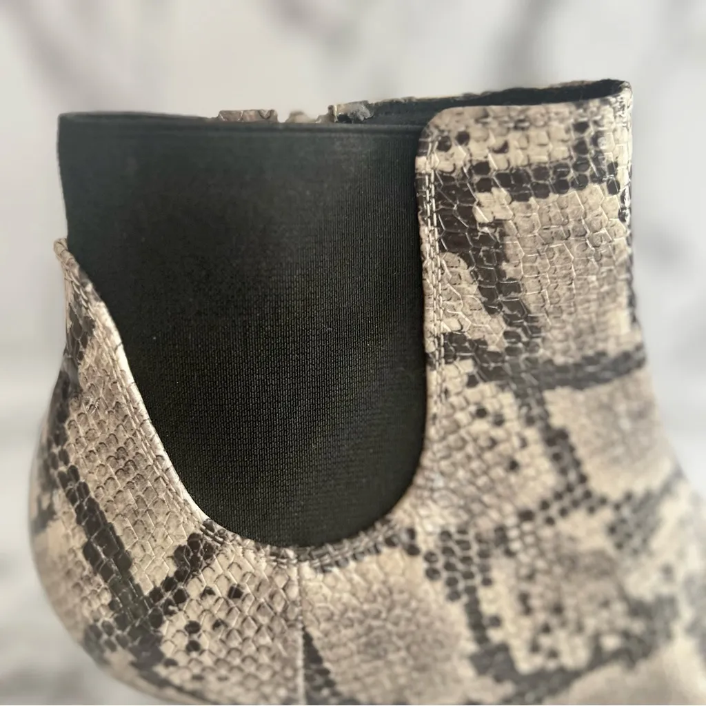 Clarks Kepley Erin Snakeskin Grey Kitten Heel Leather Pointed Toe Booties 9 - Image 10