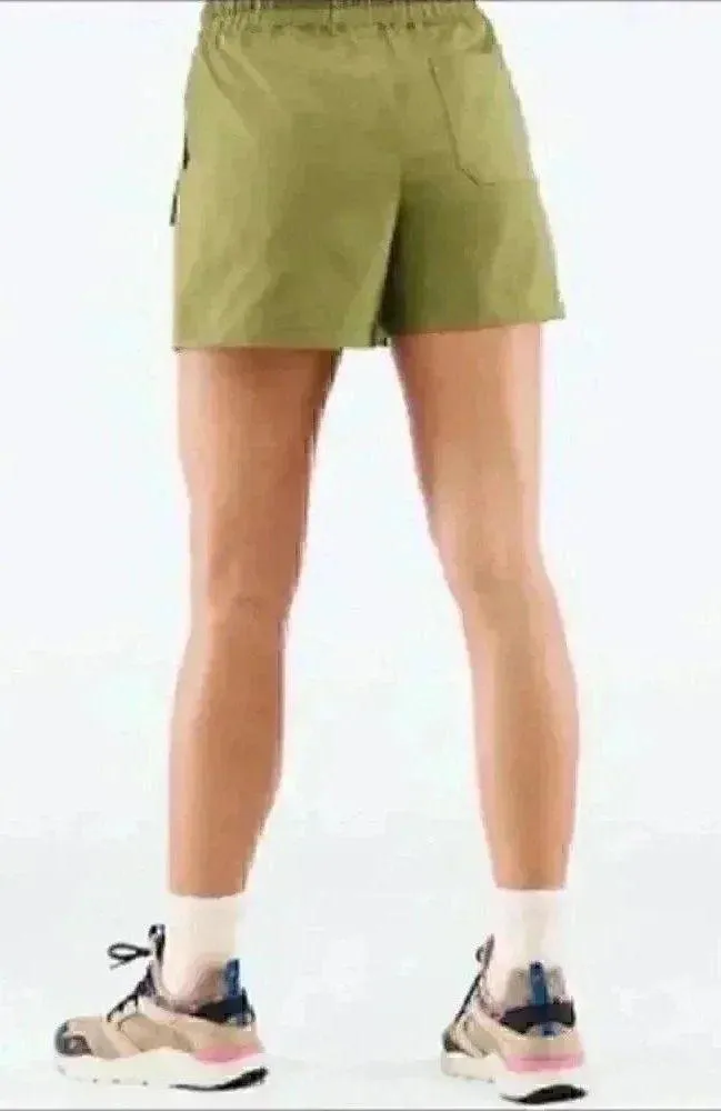 ⭐️ New with tags green Camden cargo shorts from fabletics in size xxs - Image 4