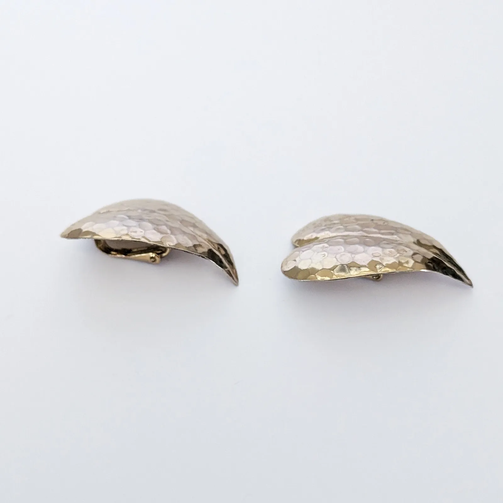 Vintage Clip On Earrings Large Curved Heart Gold Tone Hammered Pattern - Image 8