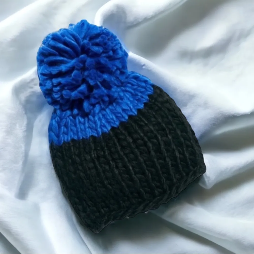 NWOT FREE PEOPLE Cozy Up Color Blocked Beanie In Black - Image 2