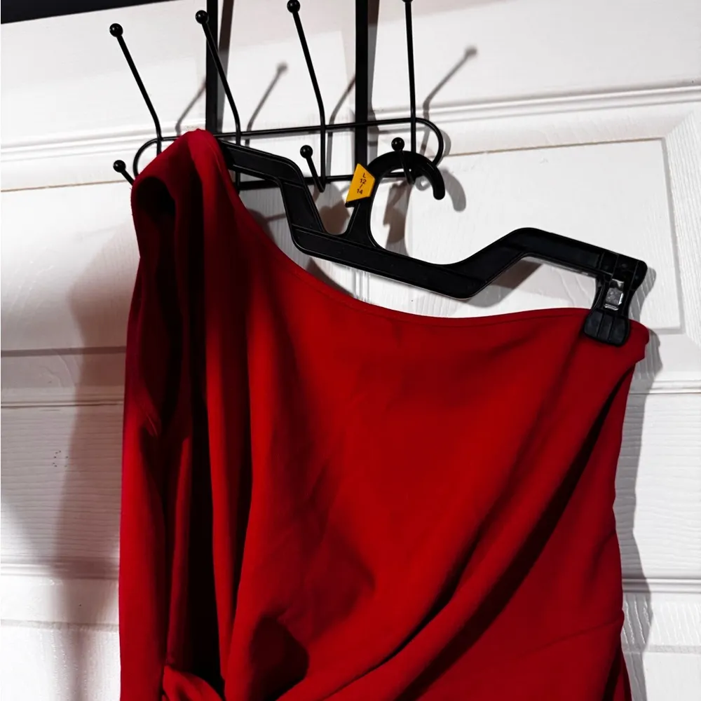 Elegant Red Maxi Wrap Dress with Ruched One Shoulder - Image 4