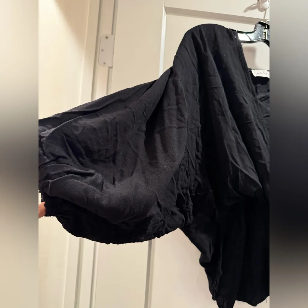 Peral & Pup Black Wrap Blouse‎ Size S/M - Image 4