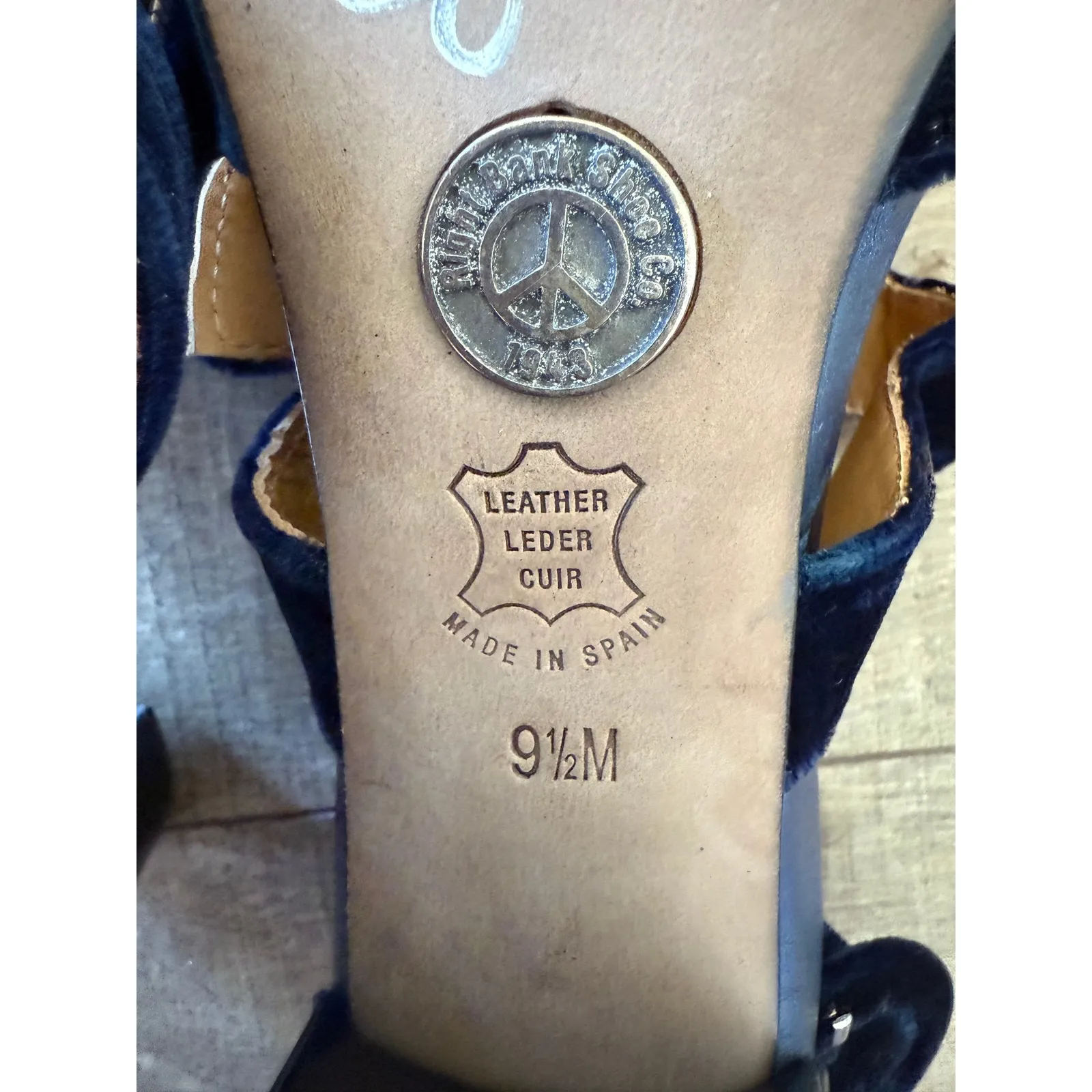 Femme Right Bank Shoe Co Velvet Block Heel Sandals Buckle‎ Peep Toe Blue 9.5M Size 9.5 - Image 8