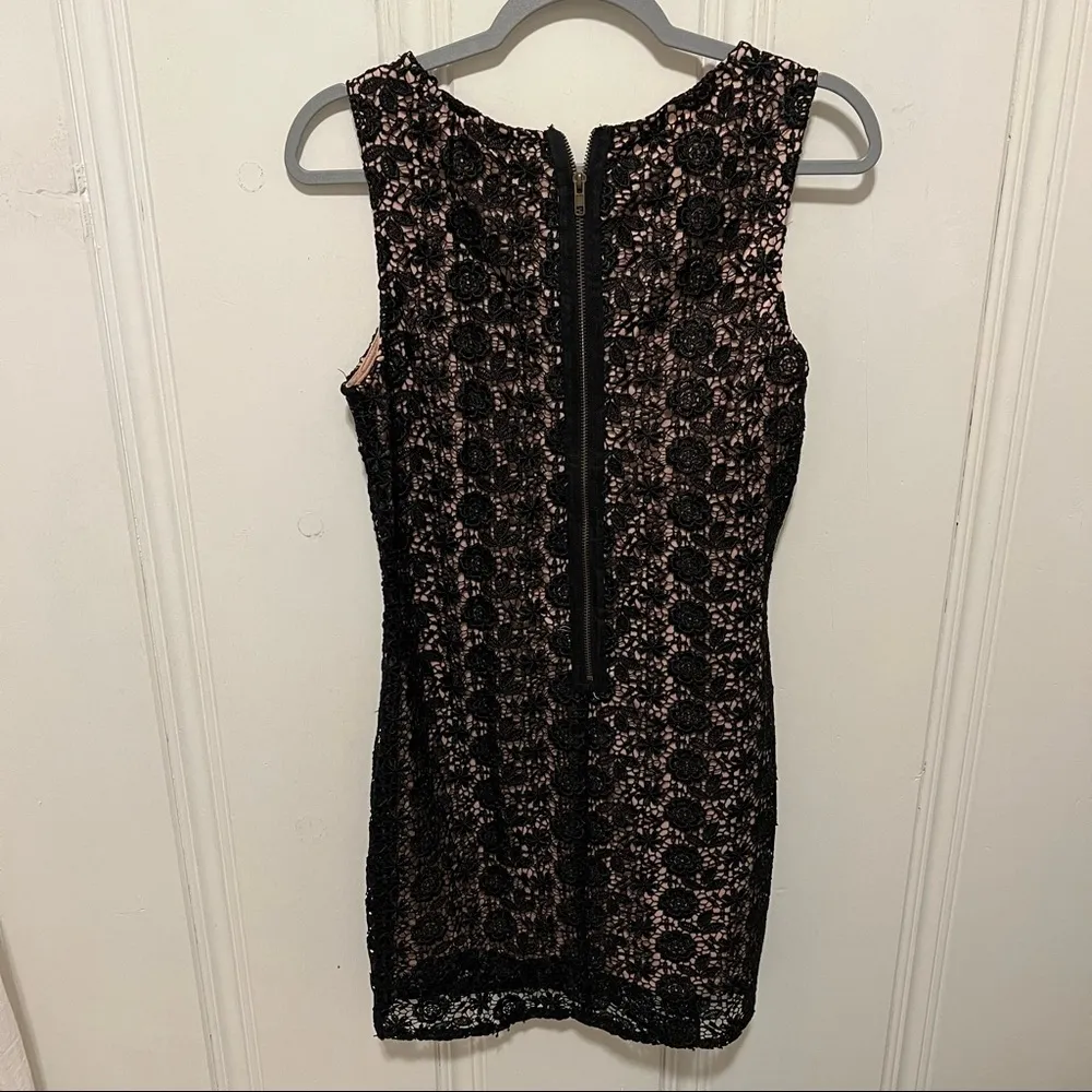 ⭐️  F21 Black Blush Pink Crochet Lace Sleeveless Bodycon Cocktail Dress Small - Image 4