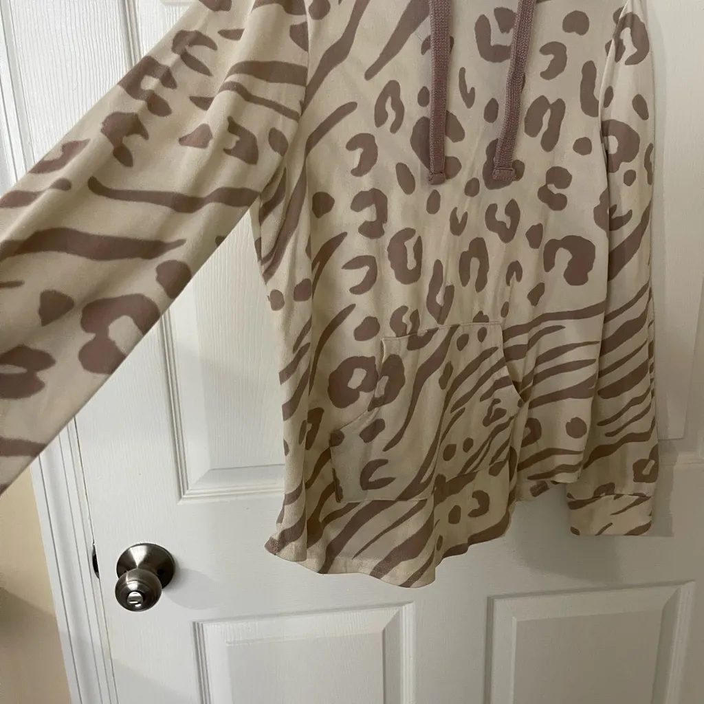 Brushed Animal Print Hooded Pullover Sz L Tan Size L - Image 2