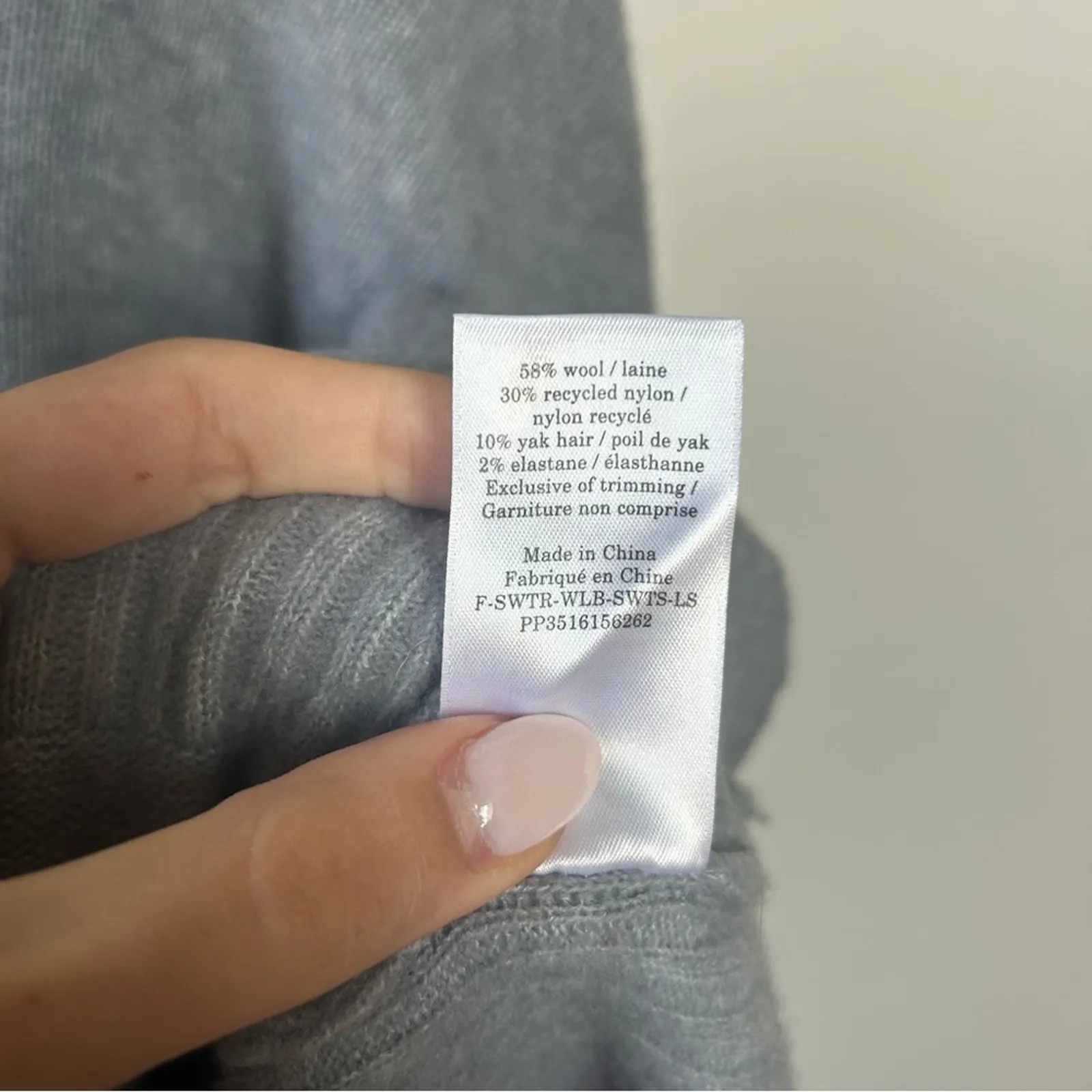 Everlane The Cozy-Stretch Pullover Sweater in Smoke Blue/Gray Small Gently Used - Image 5