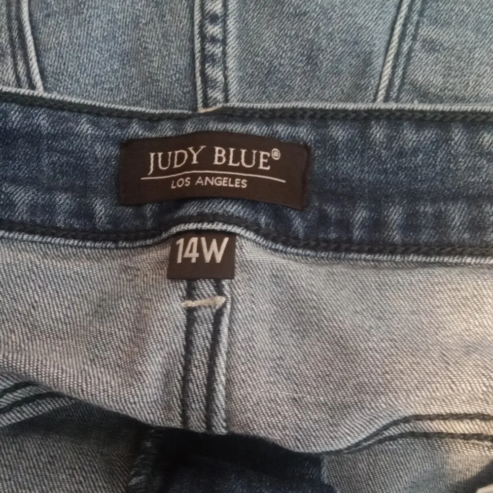 Judy Blue straight fit bold beauty high rise distressed raw Hem women's  14W - Image 4