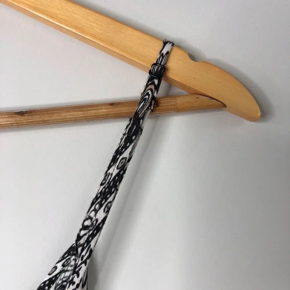 American Eagle  Pattern Open Back Romper - Image 6