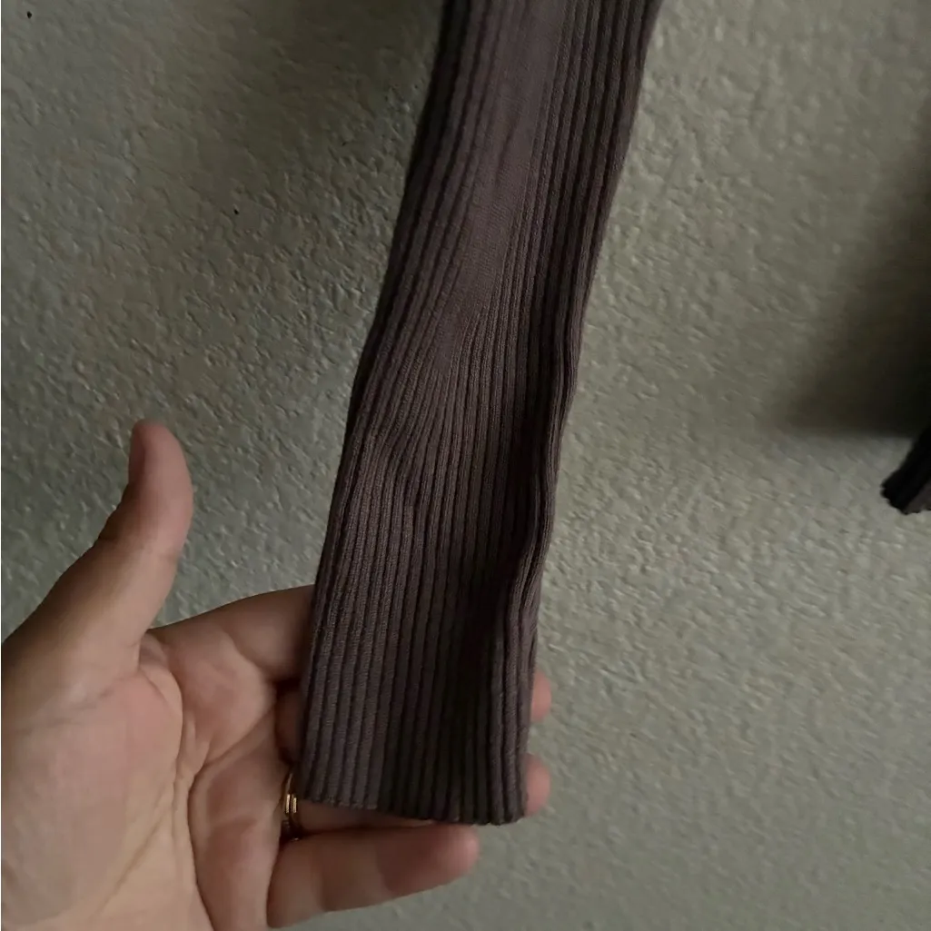 Guess Taupe Lace-Up Ribbed V-Neck Long Sleeve Pullover Sweater Top XS - Image 7