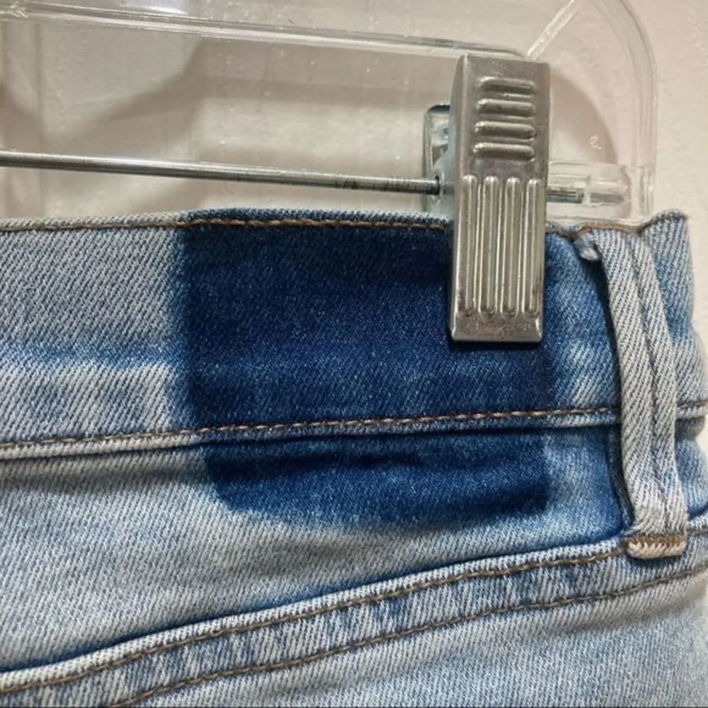 URBAN OUTFITTERS BDG Crop Twig High Rise Denim Shorts 29W Light Wash Medium - Image 7