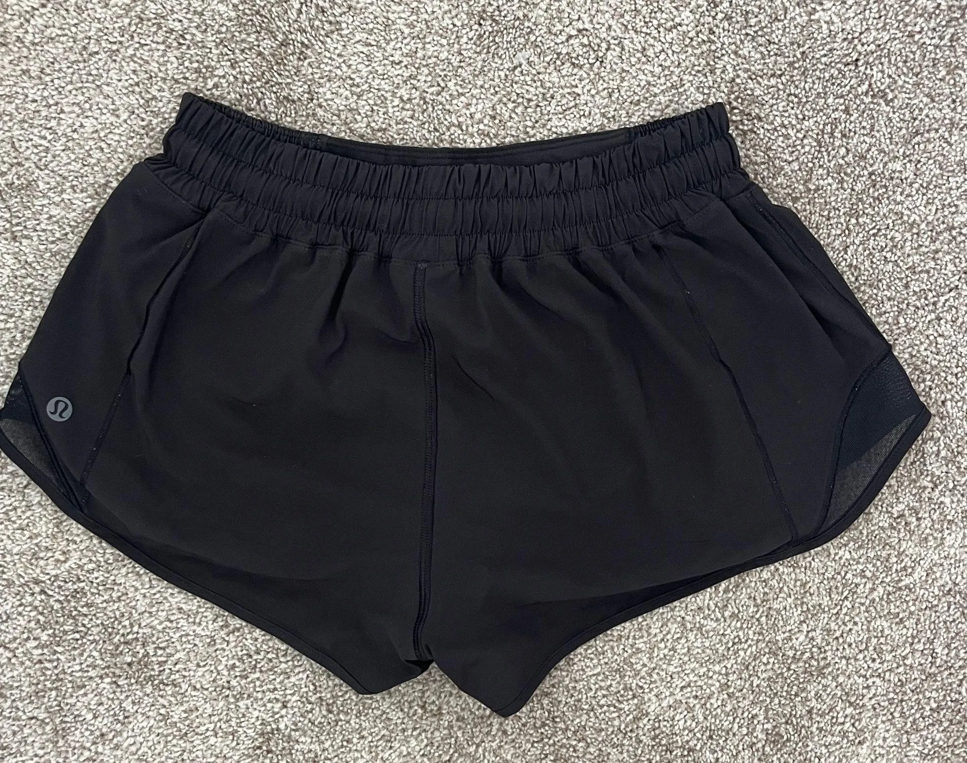 Lululemon Hotty Hot Shorts 2.5" Low-Rise Black - Image 2