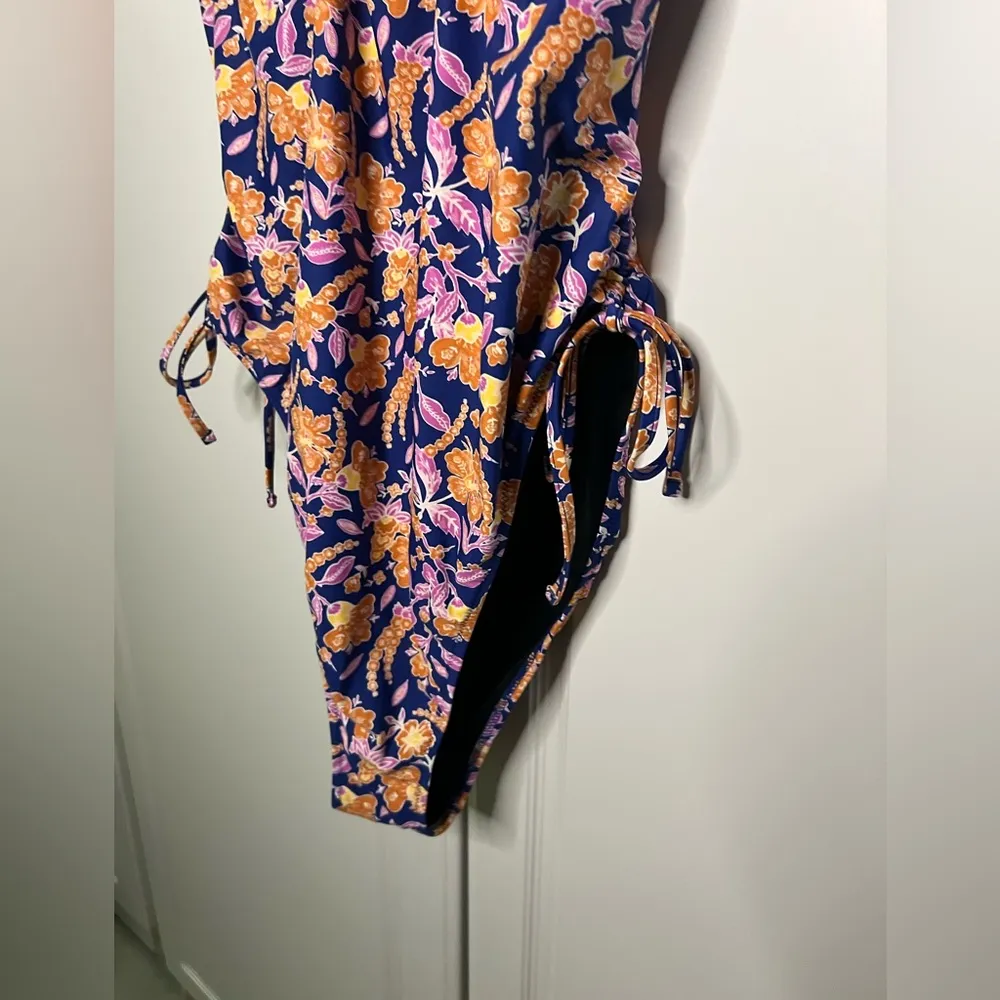 J. Crew Cut Out Halter in Block Print NWT - Image 6