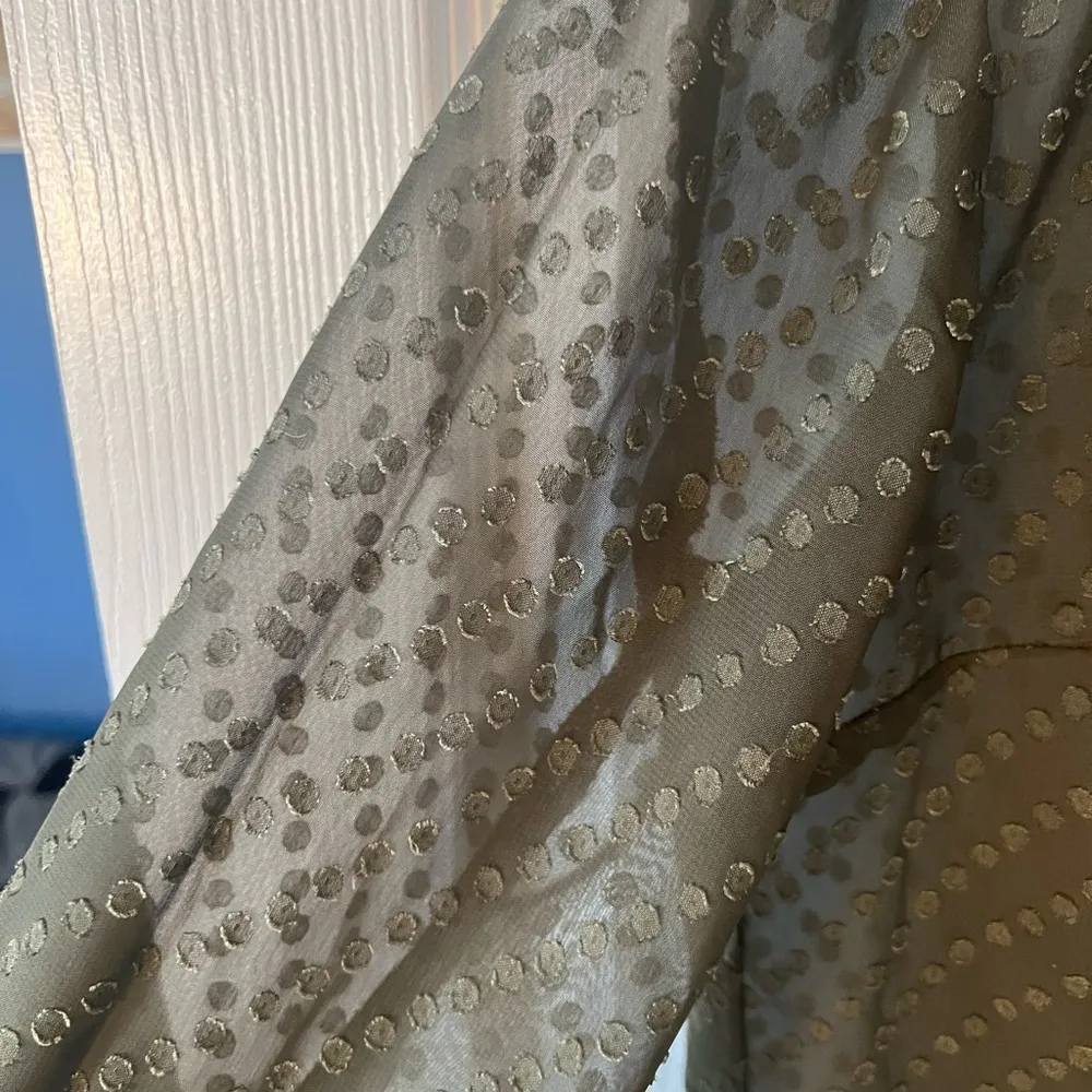 NY&CO forest green polka blouse - Image 5