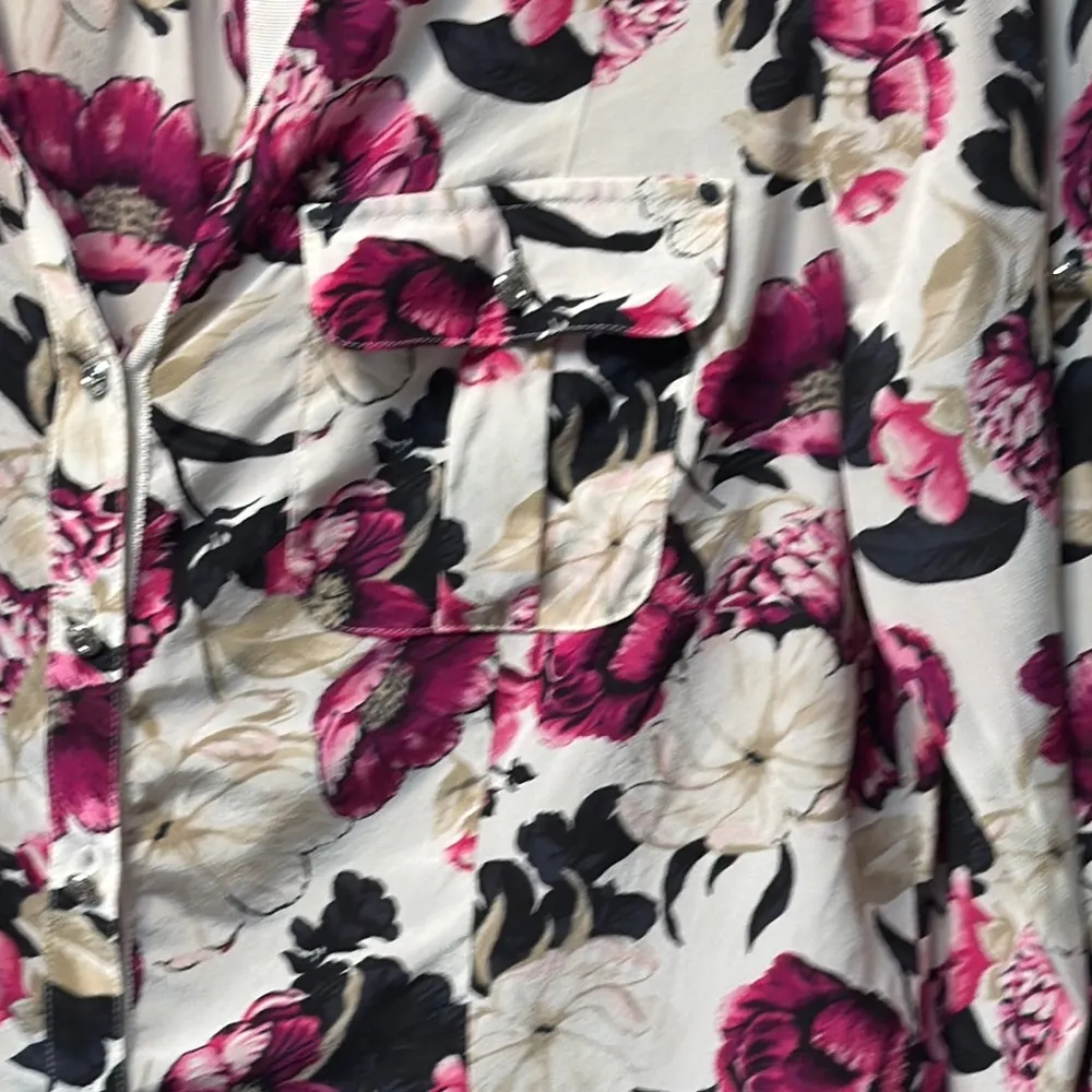 White House Black Market Silk Button Down Shirt V-neck Long Sleeve Floral 8 - Image 4