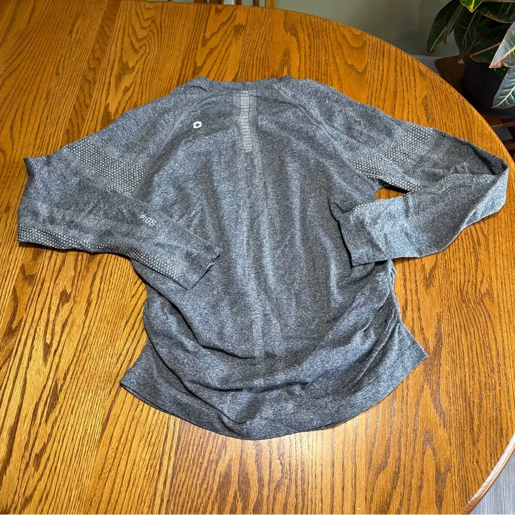 Figs Maternity Seamless Top Size Medium - Image 4