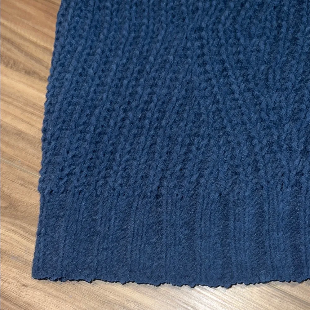 Hollister Deep Blue Women's Crew Neck Sweater - Image 7