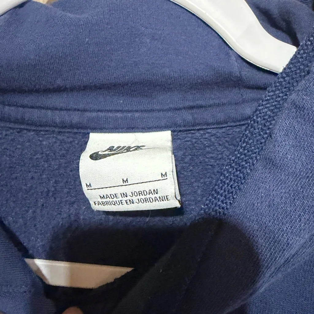 Nike sweatshirt - Image 2