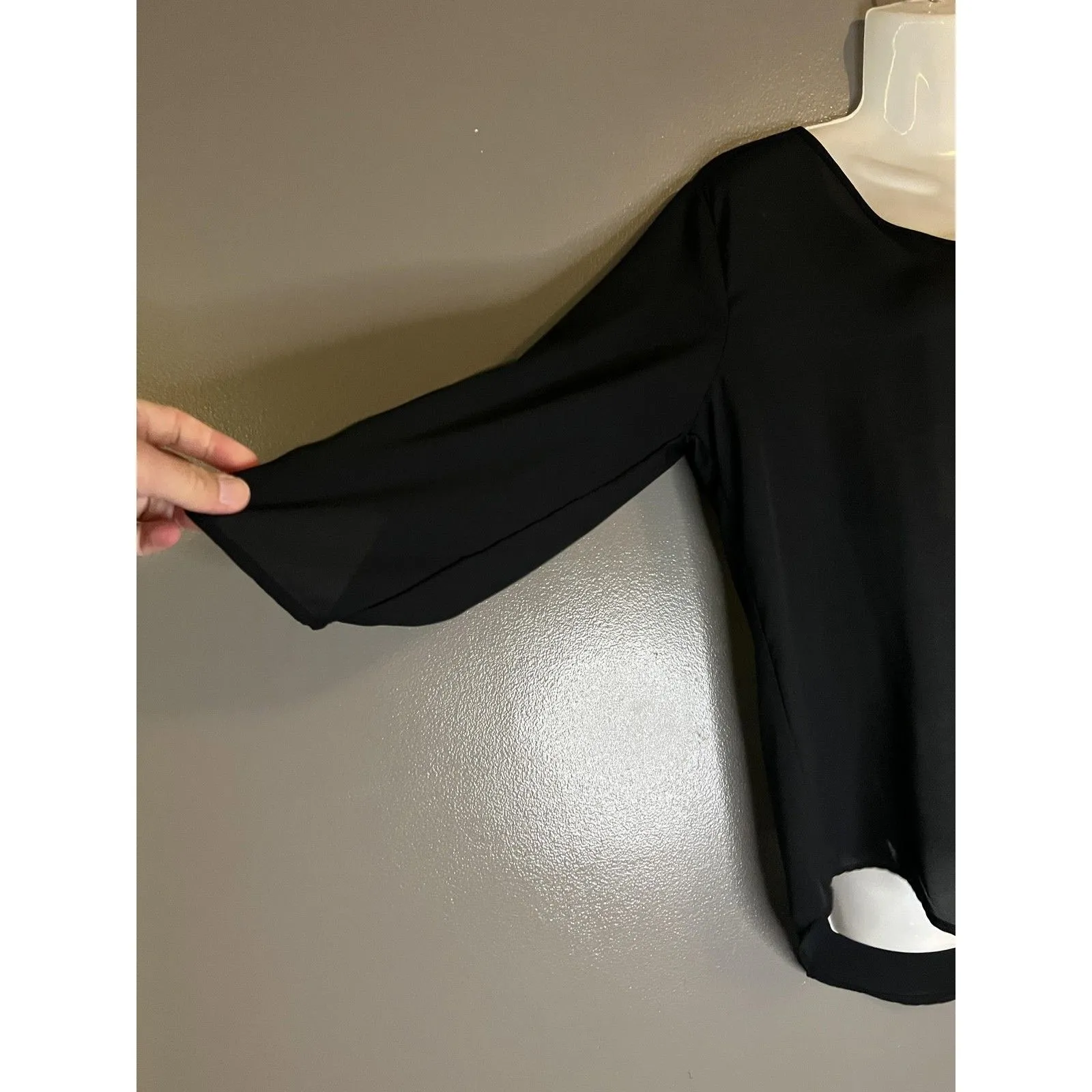 Hippie Rose Shirt Womens Medium Black V-Neck 3/4 Sleeve High-Low Hem HT-0226M - Image 3