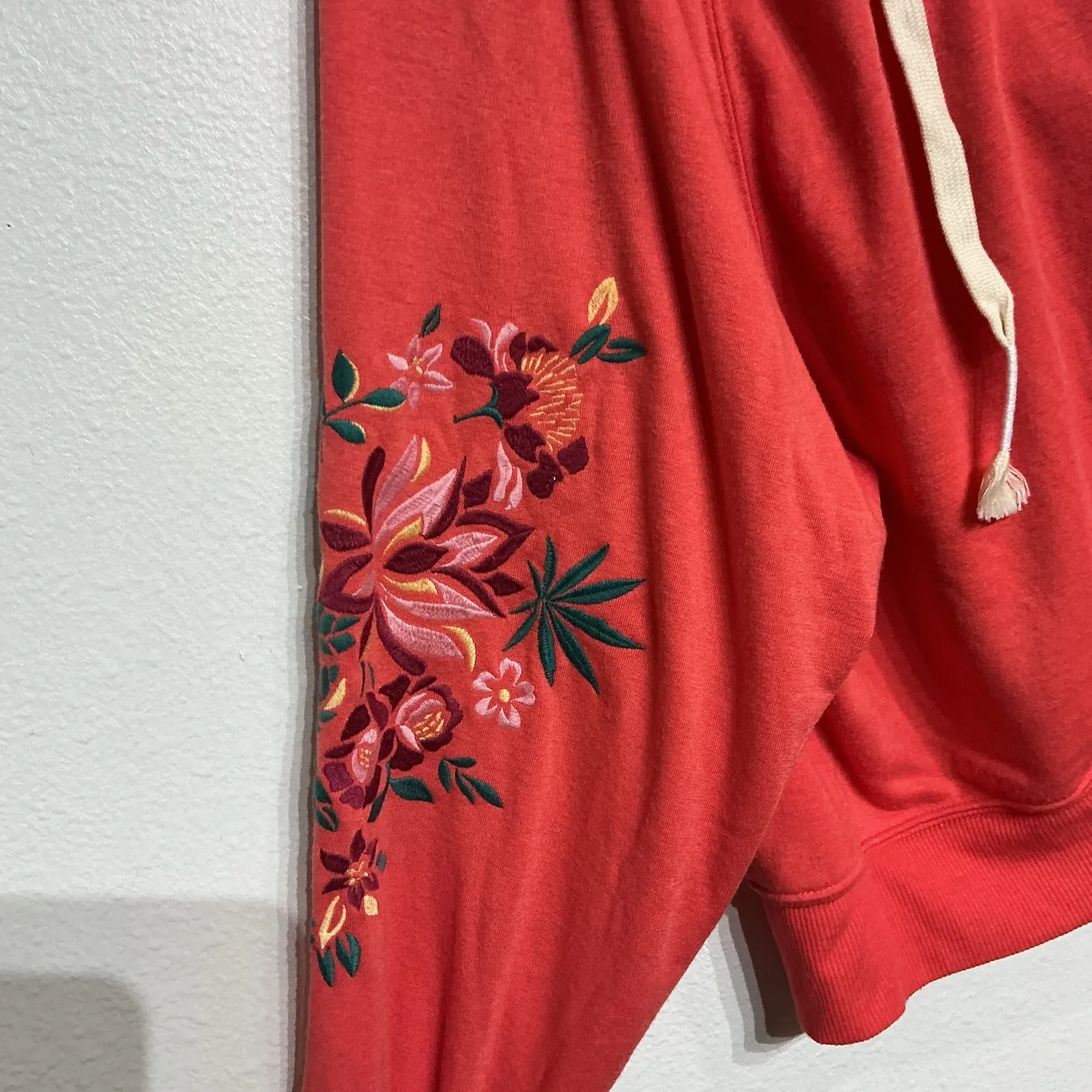 Wildfox Red Embroidered Rose Pullover Hoodie Sz S NWOT - Image 5