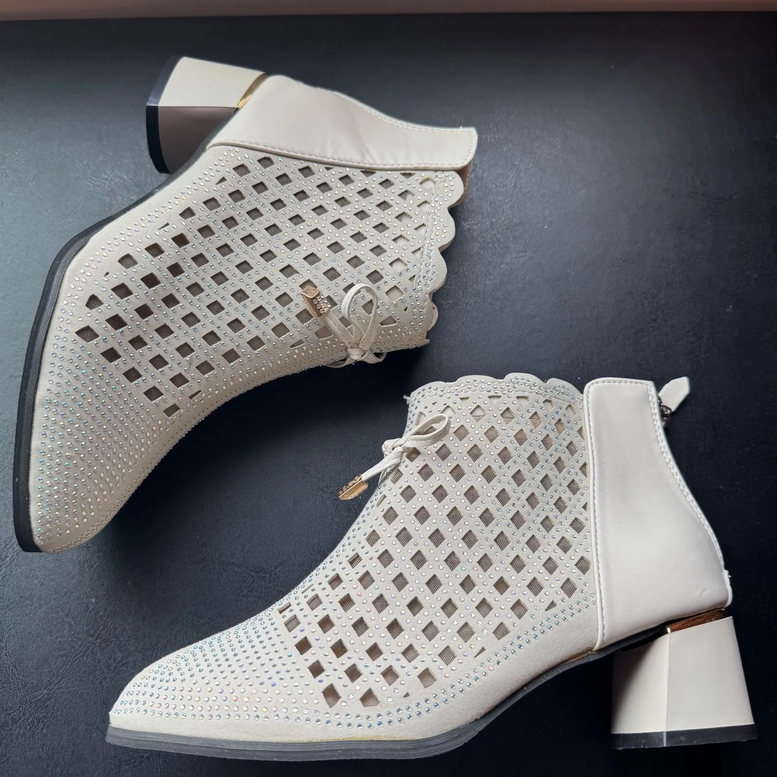 Womens sz 10 White Almond Toe Low Heel Cutout Rhinestone Zipper Boot Wedding - Image 7