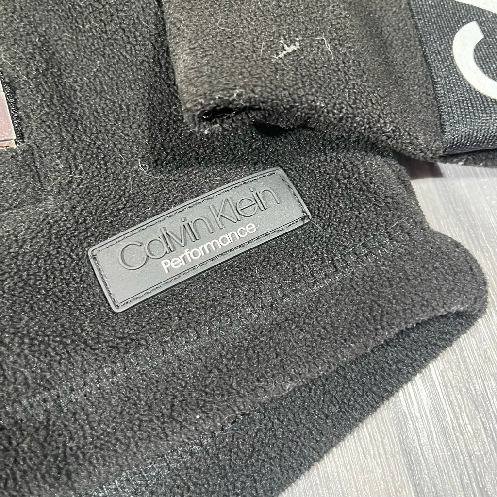 Calvin Klein  Peak Performance Black Zip-Up Hoodie; Large - Image 4