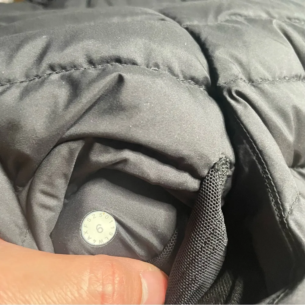 Lululemon Pack It Down Again Vest in Black Size 6 - Image 13